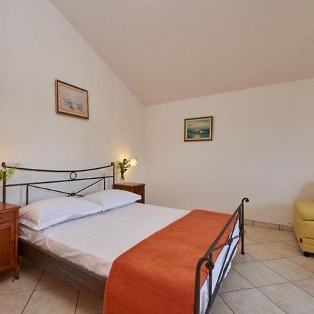 Hotel Krknjasi Veliki Drvenik Esterno foto