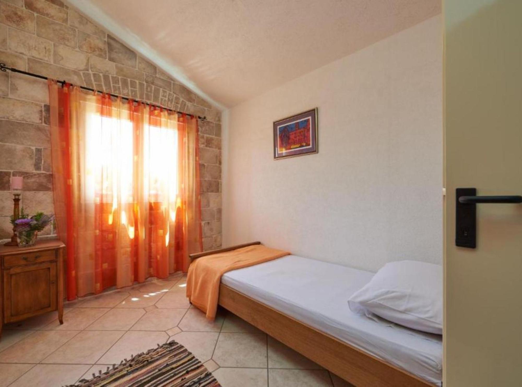 Hotel Krknjasi Veliki Drvenik Esterno foto