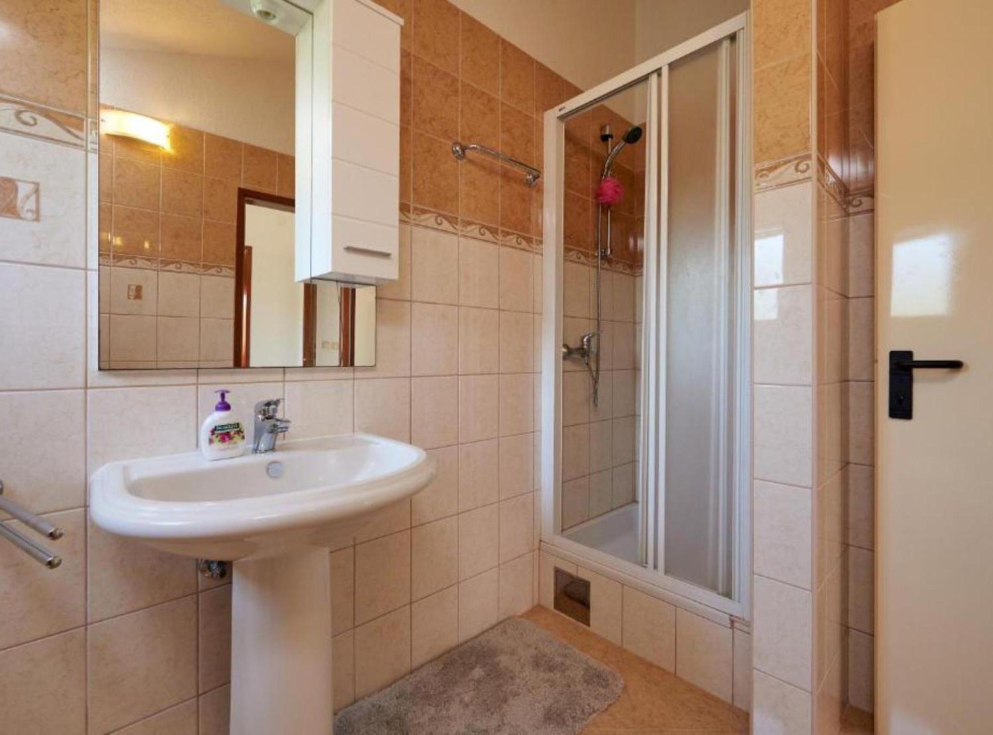 Hotel Krknjasi Veliki Drvenik Esterno foto