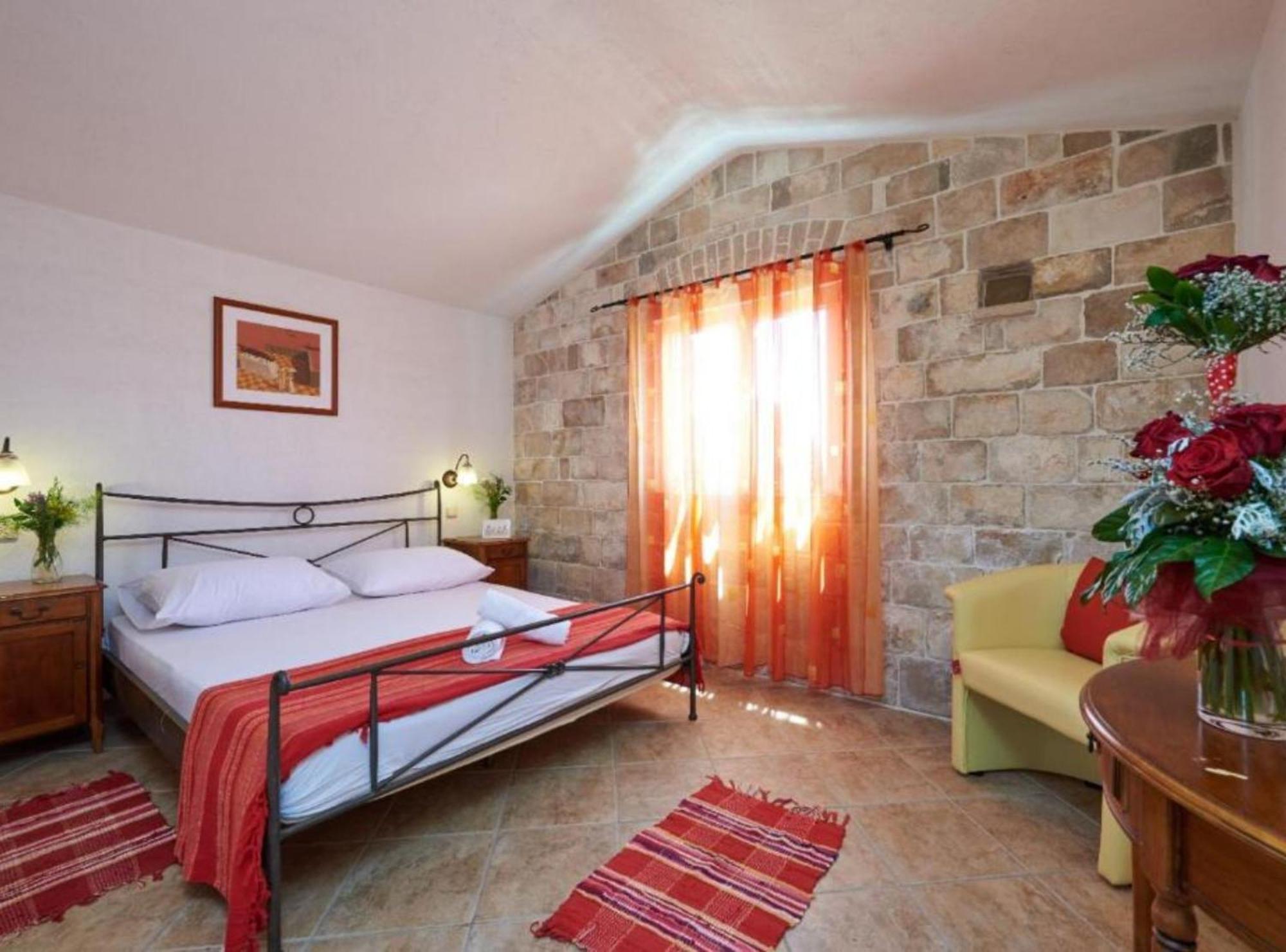 Hotel Krknjasi Veliki Drvenik Esterno foto
