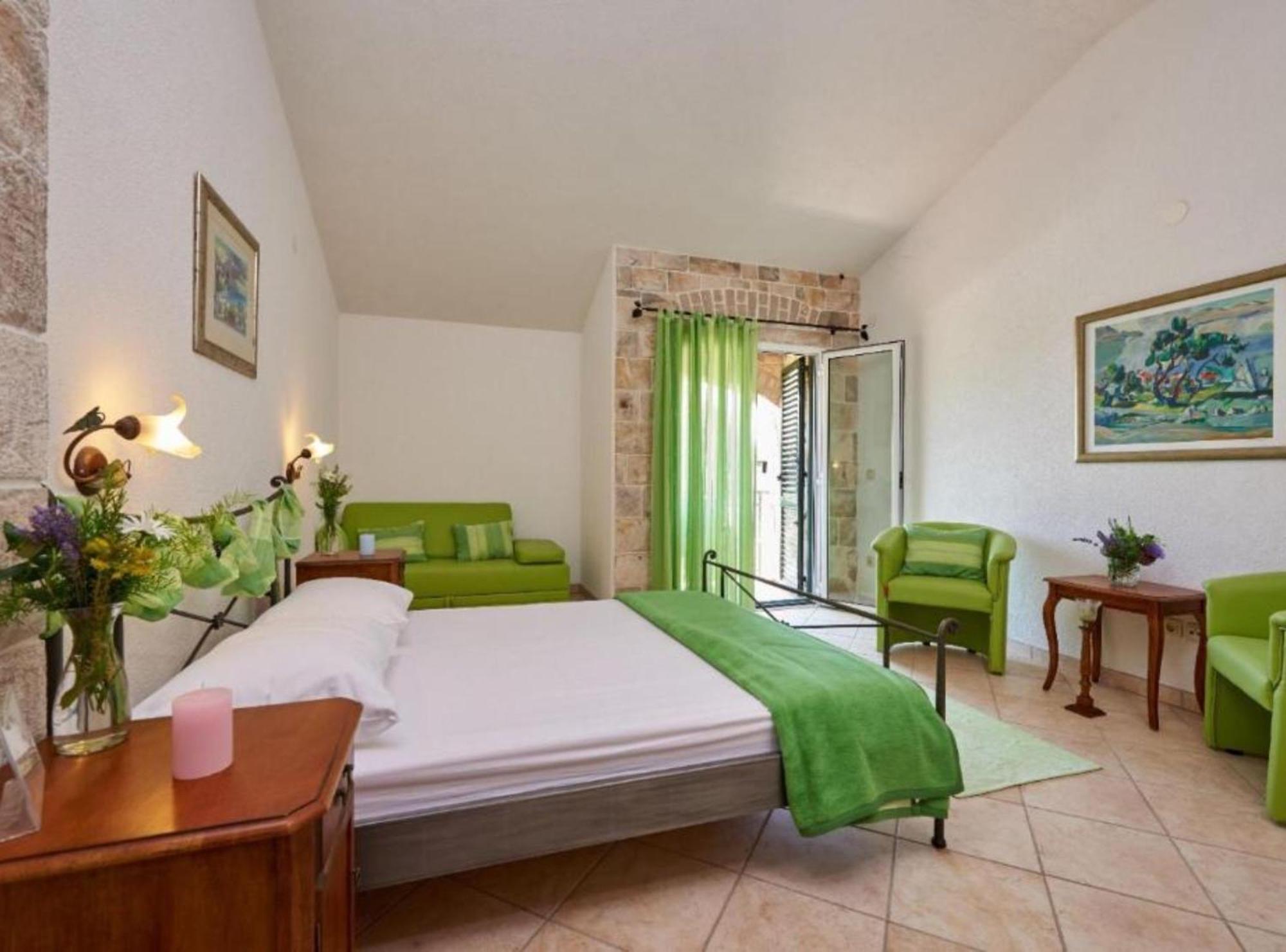 Hotel Krknjasi Veliki Drvenik Esterno foto