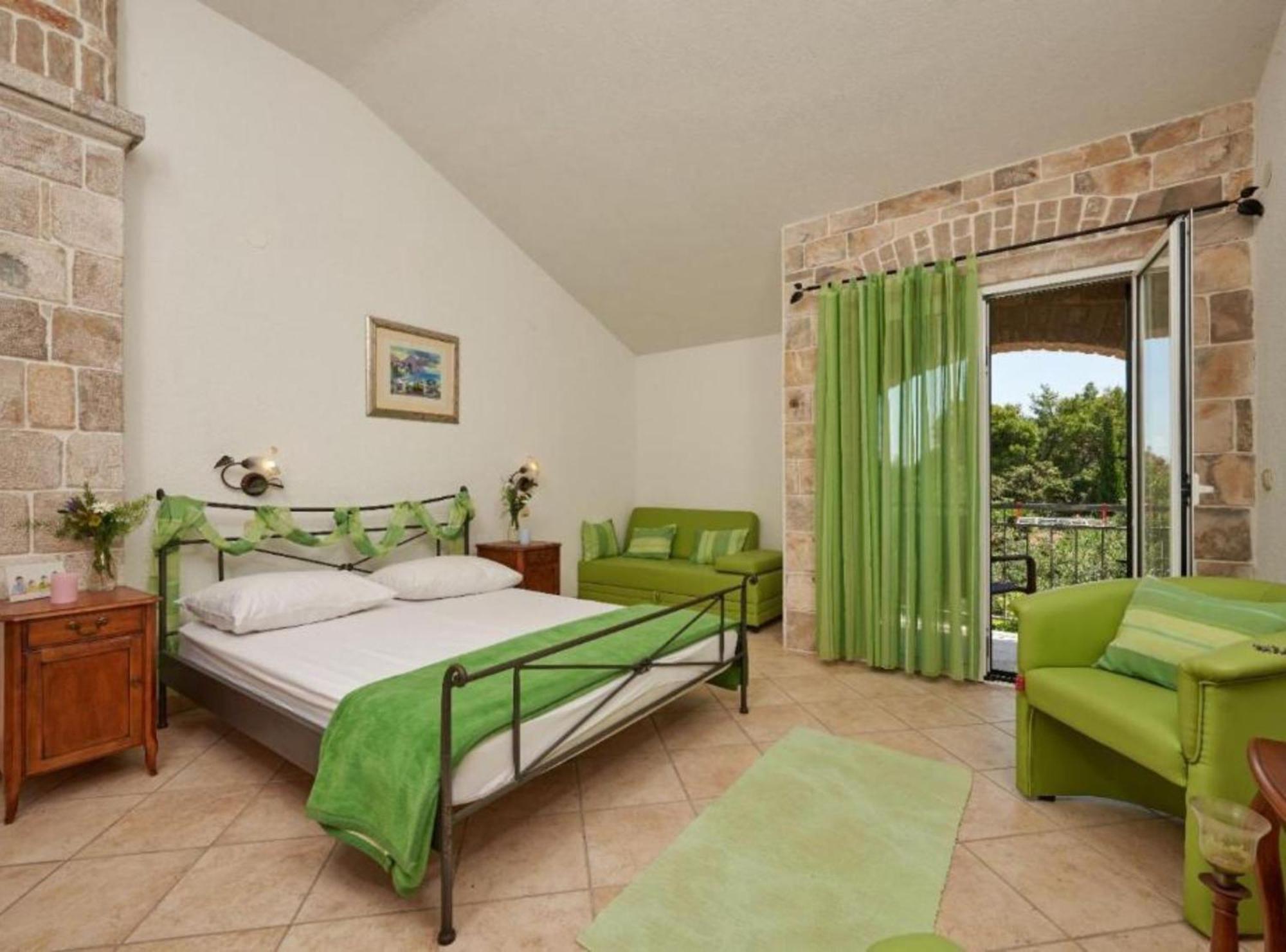 Hotel Krknjasi Veliki Drvenik Esterno foto