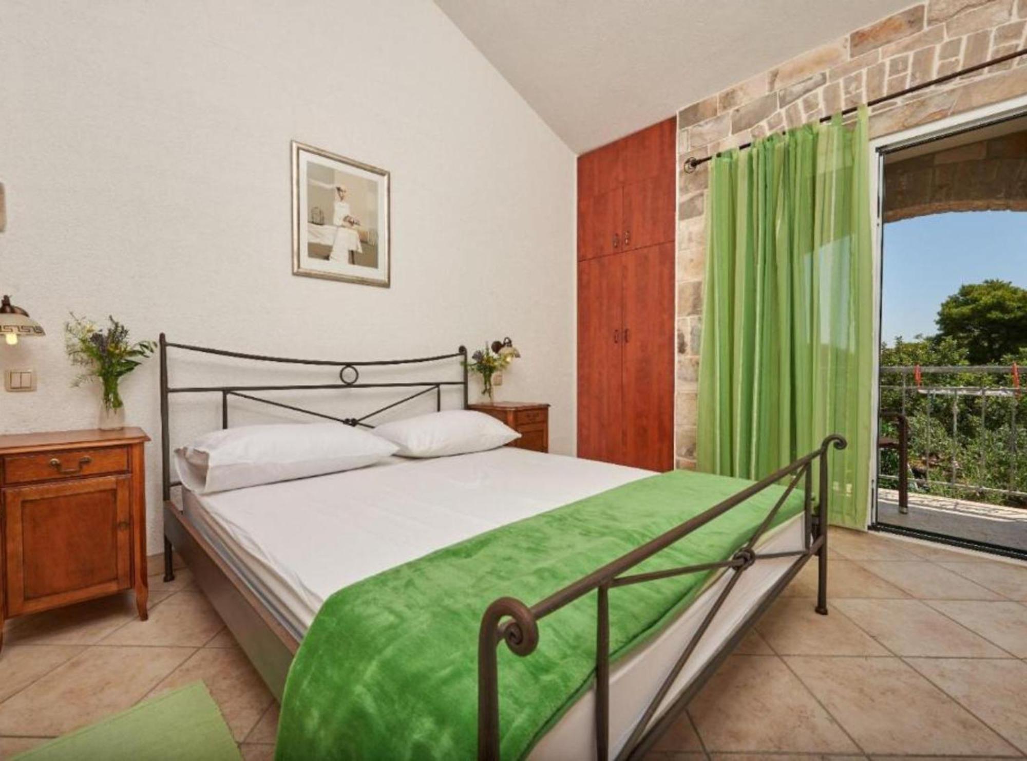 Hotel Krknjasi Veliki Drvenik Esterno foto
